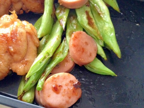 インゲンと魚肉ソーセージのコンソメ醤油炒め